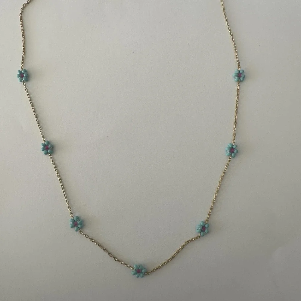 Madewell Gold Tone Daisy Flower Station Necklace Beaded Chain Blue Boho Dainty - Picture 6 of 6